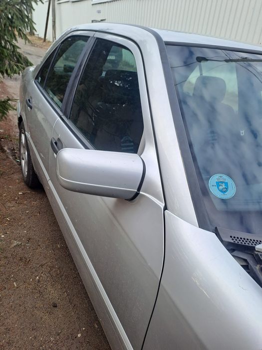 Mercedes c180 an 1997 benzina, manuala 110 cai 220000 km