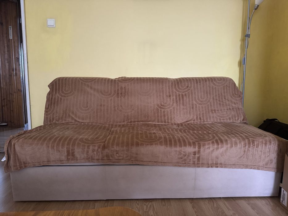 Vand mobilier folosit