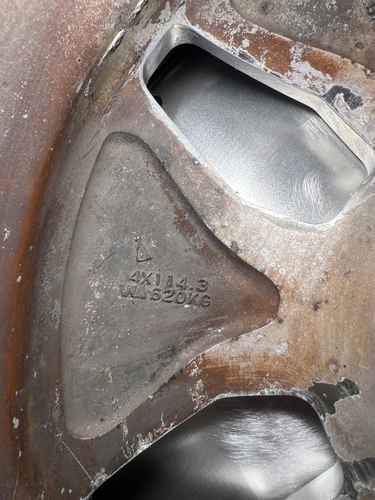 Подам диски R17.