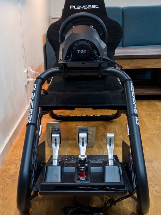 Setup Sim Racing: Playseat Trophy + Thrustmaster T-GT II + Pedale T-LCM (Load Cell)