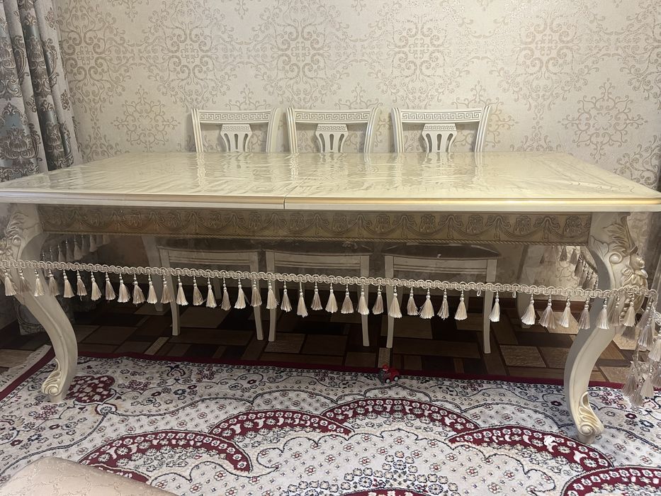 Стол -сатылады жақсы күтілген