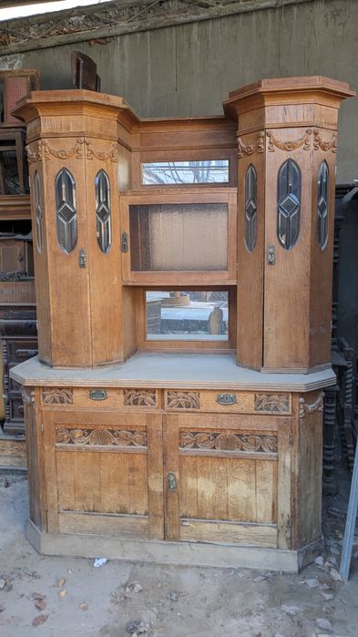 Румынский письменный стол в наличии. Сделаем качественную реставрацию