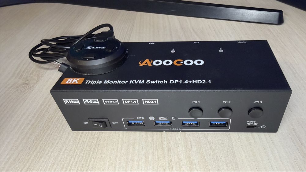 KVM Switch 8K Triple Monitor 3 PC-uri / 3 Monitoare, HDMI 2.1 + DisplayPort 1.4