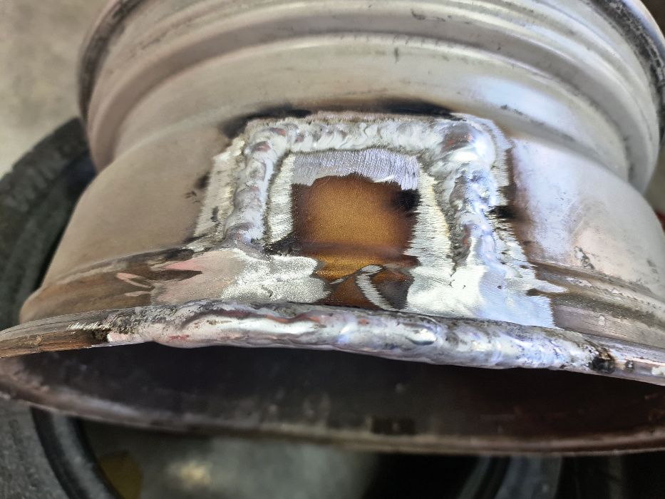 Ремонт- Изправяне и Заваряване на алуминиеви и метални джанти