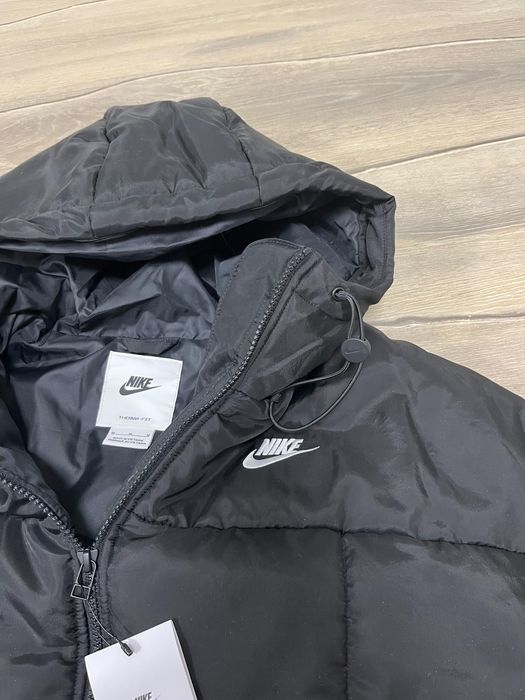 Дамско зимно яке Nike