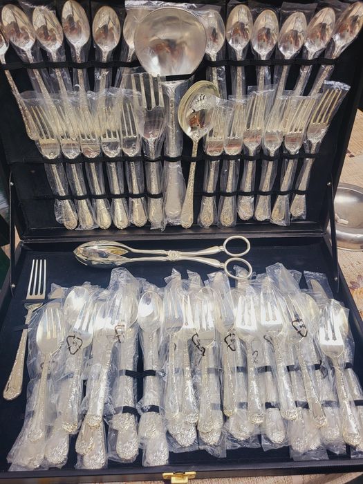 Посребрени прибори за хранене