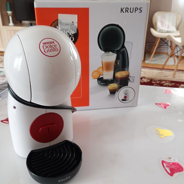 Aparat de cafea Dolce Gustos.