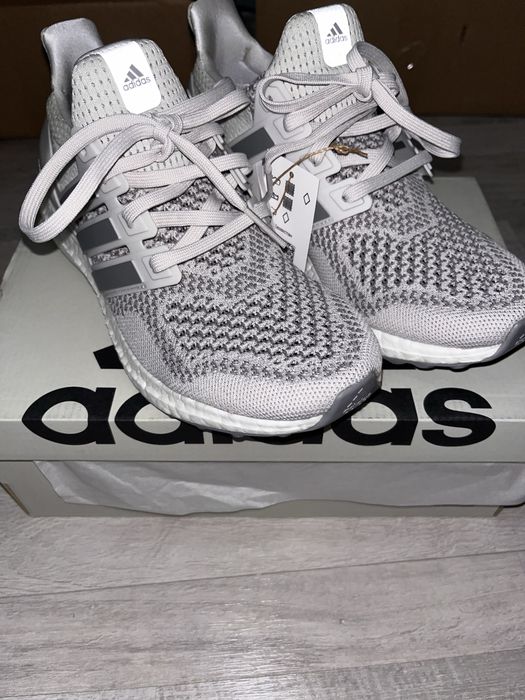 Кроссовки adidas Ultraboost серый