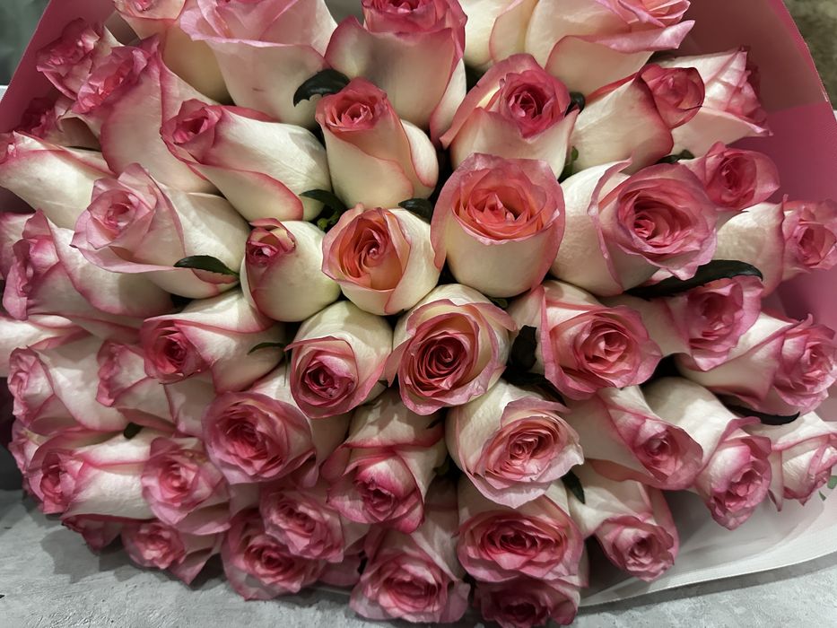 Продом свежие цветы