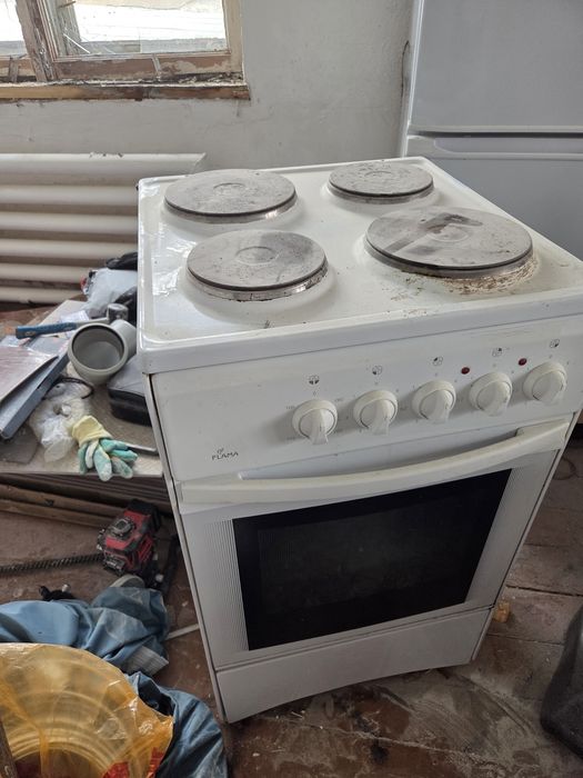 Плита электрическая Флама продаю. А так же батарея отопления
