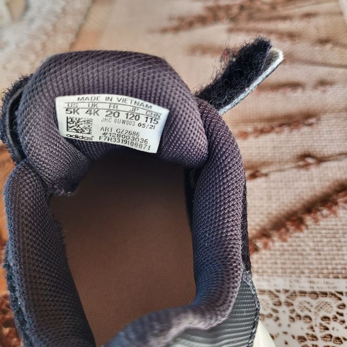 Adidasi adidas nr 20