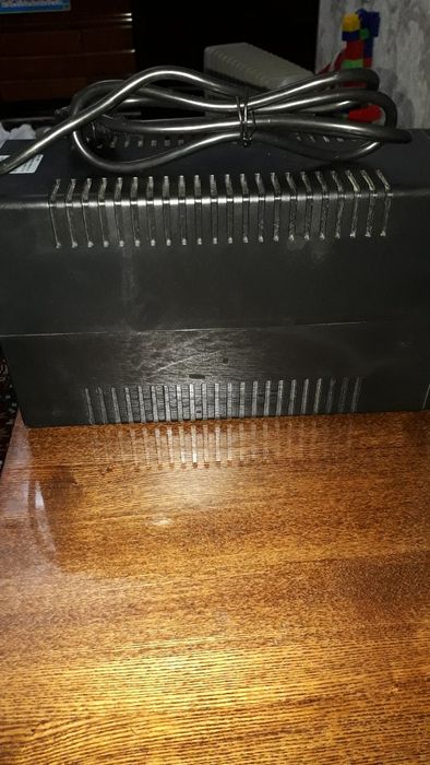 Источник бесперебойного  питания ups  2000  v