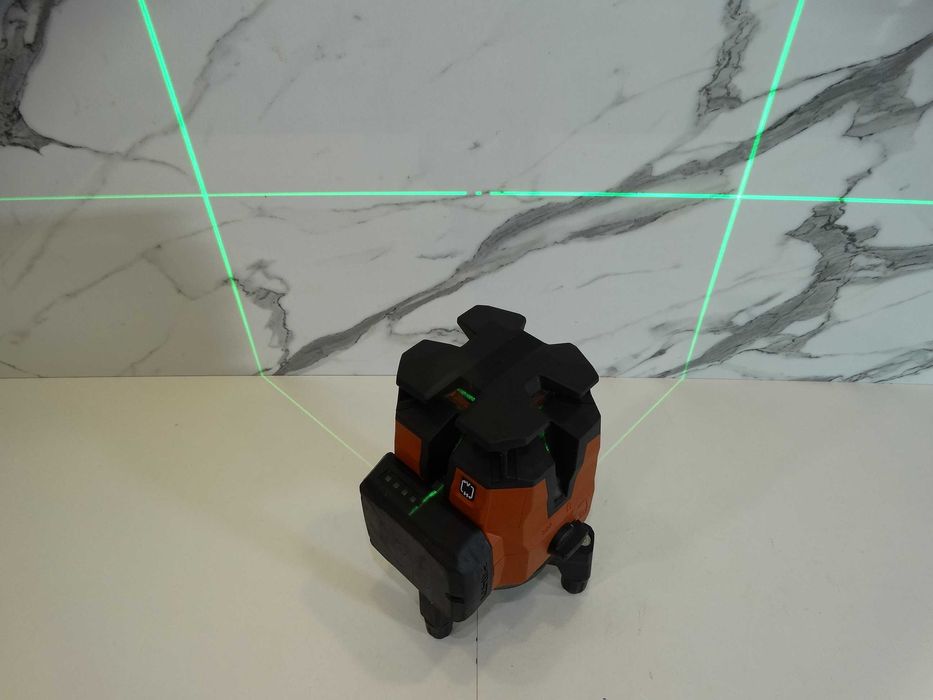 Hilti PM 40 MG - Мултилинеен лазер с зелен лъч