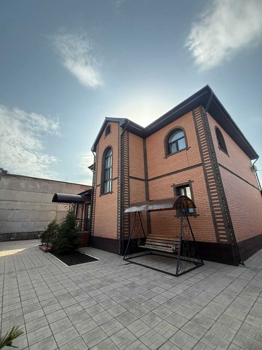 Продаю современный коттедж в черте города!