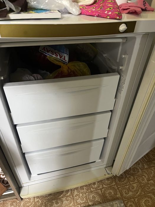 Продам морозильник