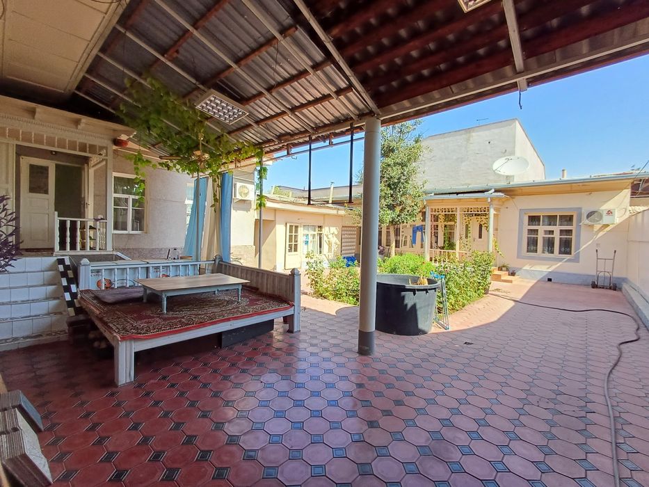 ЛОКАЦИЯси ЗУР, бизнес учун зур жой - шундоқ катта куча юзида "штаб"да