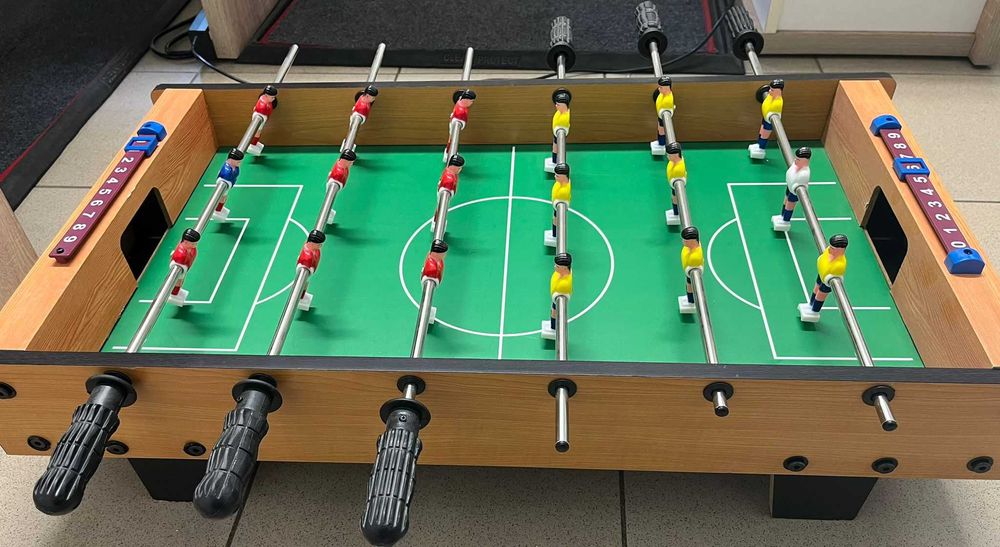 Mini Masa de Fotbal cu Teren si 18 Jucatori