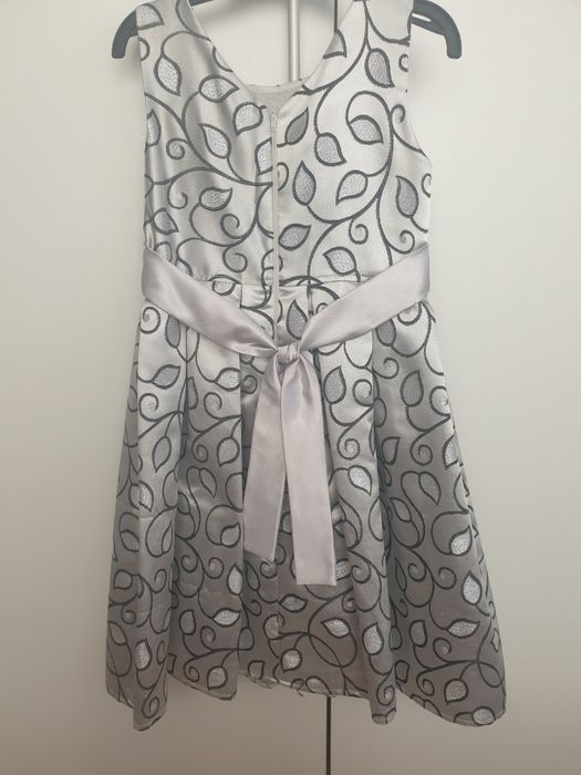 Официални рокли ..