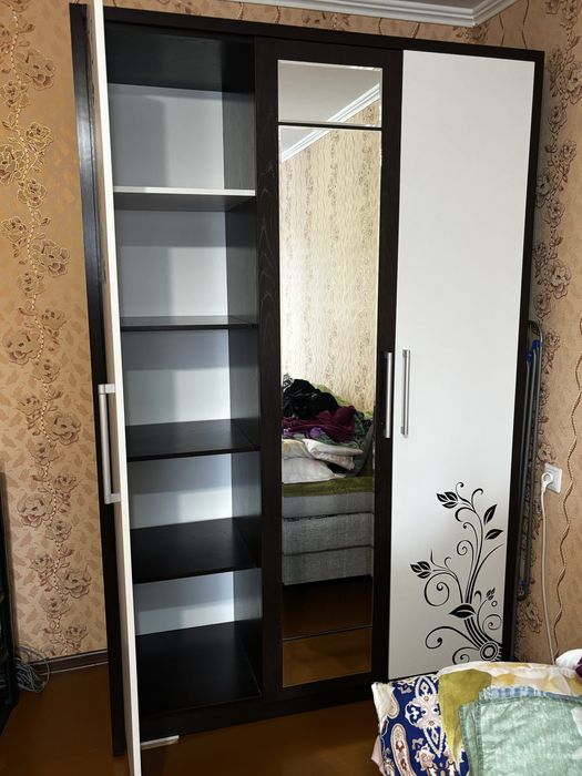 Продам шкаф срочно самовывоз