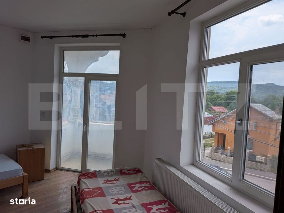 Cladire P+1 cu 9 camere si Terasa Spectaculoasa, Ideala pentru Pensiun