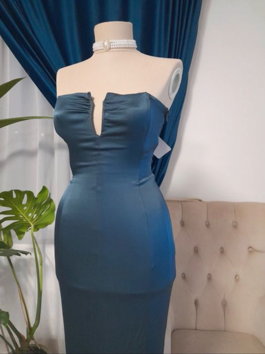 Rochie midi de seara Zara cu umerii goi ediție limitata mărimea XS