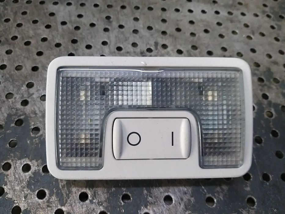 Plafoniera spate audi a4 b7 8e 4b9947123sj0