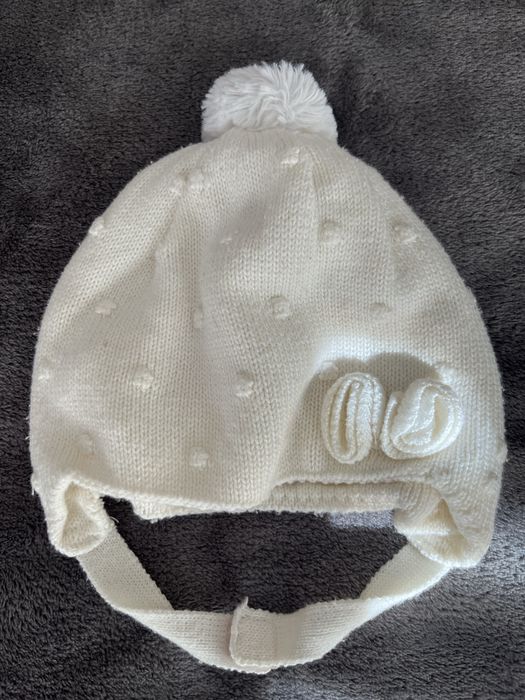 Бебешки зимни шапки