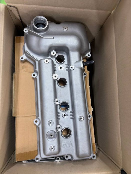 Клапанная крышка оргинал GM - Cobalt , Nexia-3 , Gentra