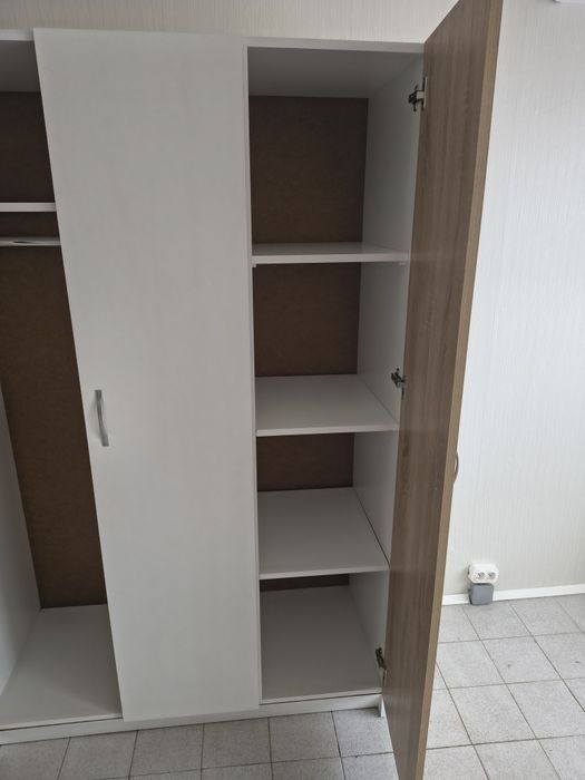 Трикрилен Гардероб