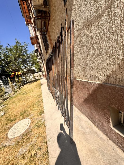 Кованный забор . Решетка  длина - 5 . высота 3 метра