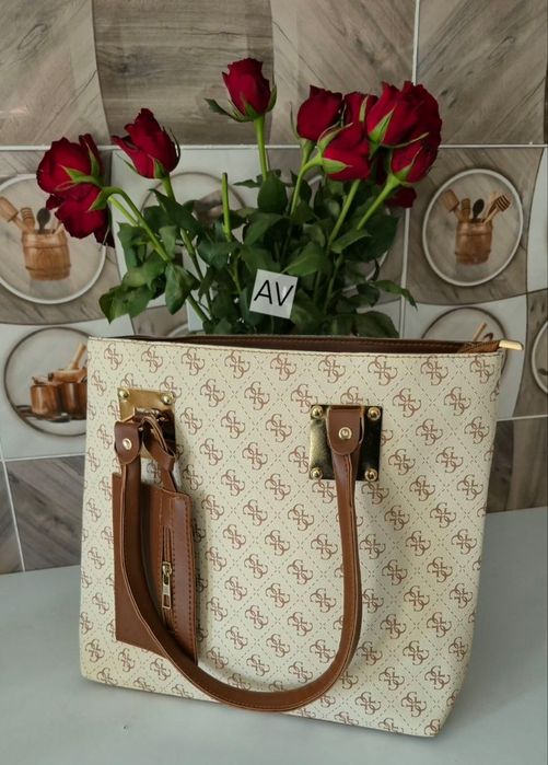 Genti dama Guess