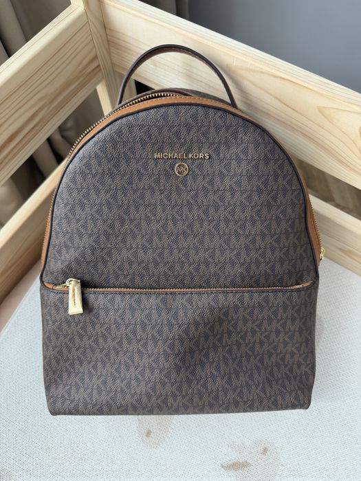 Кожаный рюкзак Michael Kors