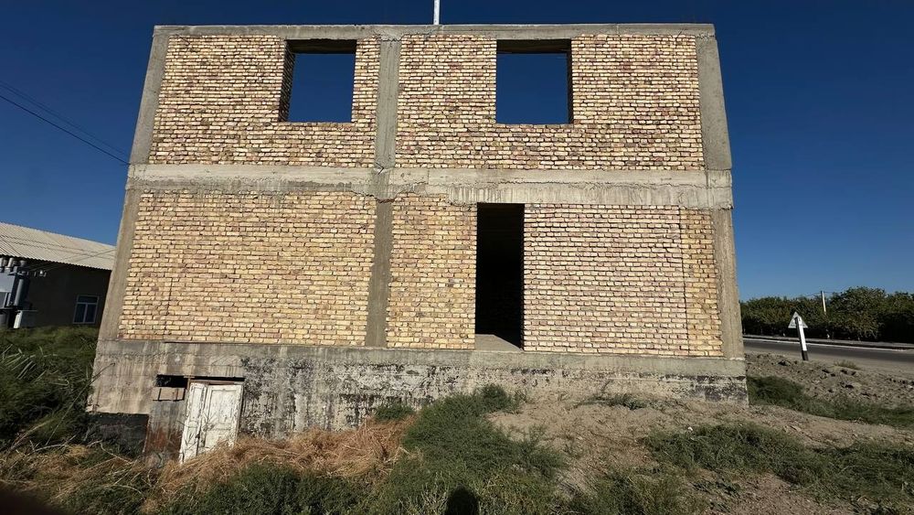 Qurilishi tugallanmagan bino sotiladi