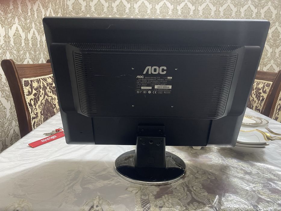 срочно продаю монитор 22 дюймов