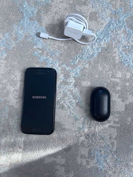 Samsung Galaxy A3+galaxy buds plus
