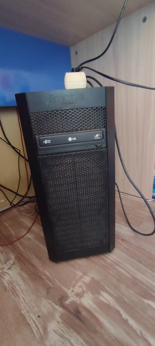 Продавам компютър!