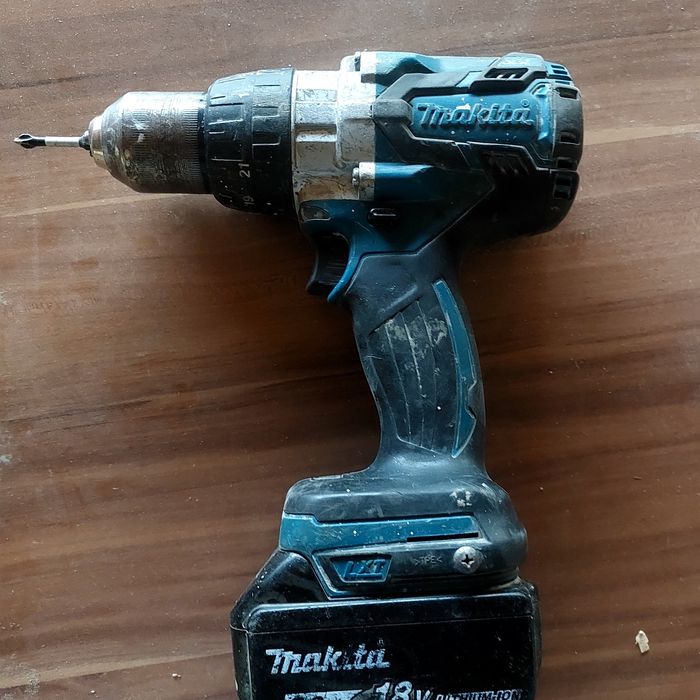 Vand  filetanta makita 481 pentru  piese