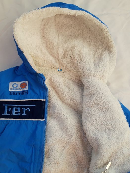 Продам детские куртки