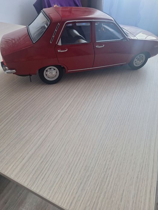 Vand macheta Dacia 1300.