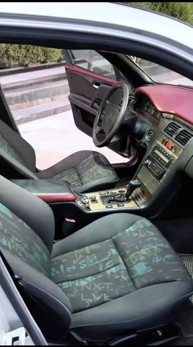 Mercedes benz w 210 E 200