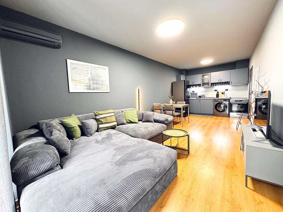 Тристаен апартамент под наем в к-с Възраждане