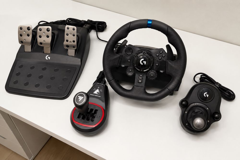 Volan logitech g923 ca nou + schinbator thrustmaster th8s