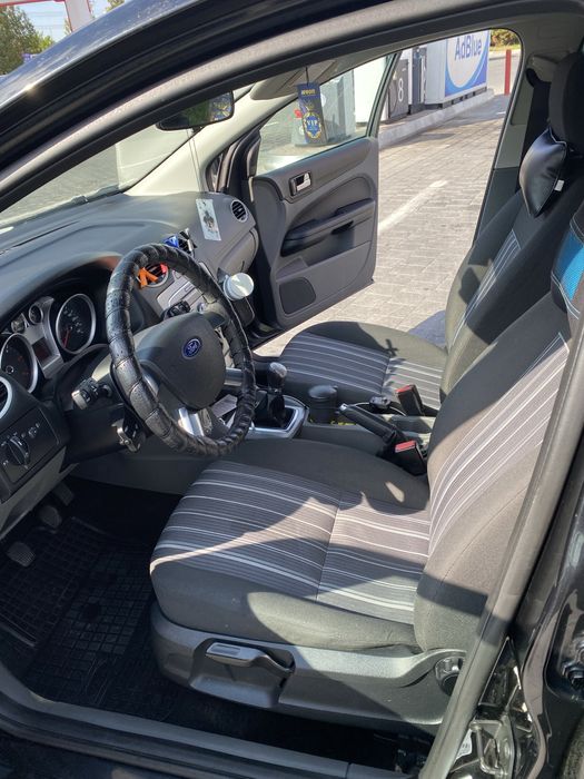 Vand ford focus urgent este in stare impecabila!!!