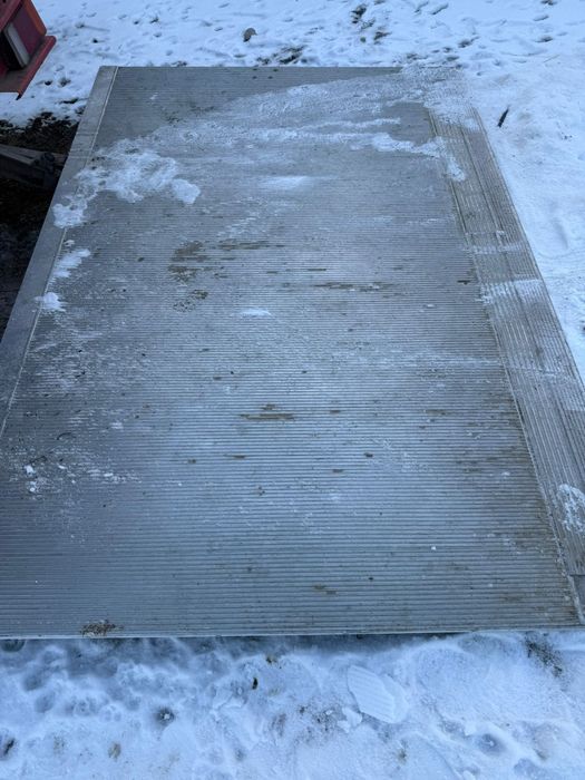 Vând Iveco sau schimb cu bascula 3,5 T sau cu IFRON