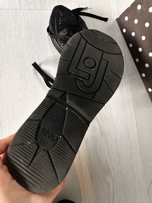 Черни маратонки с камъни Liu Jo 35 номер