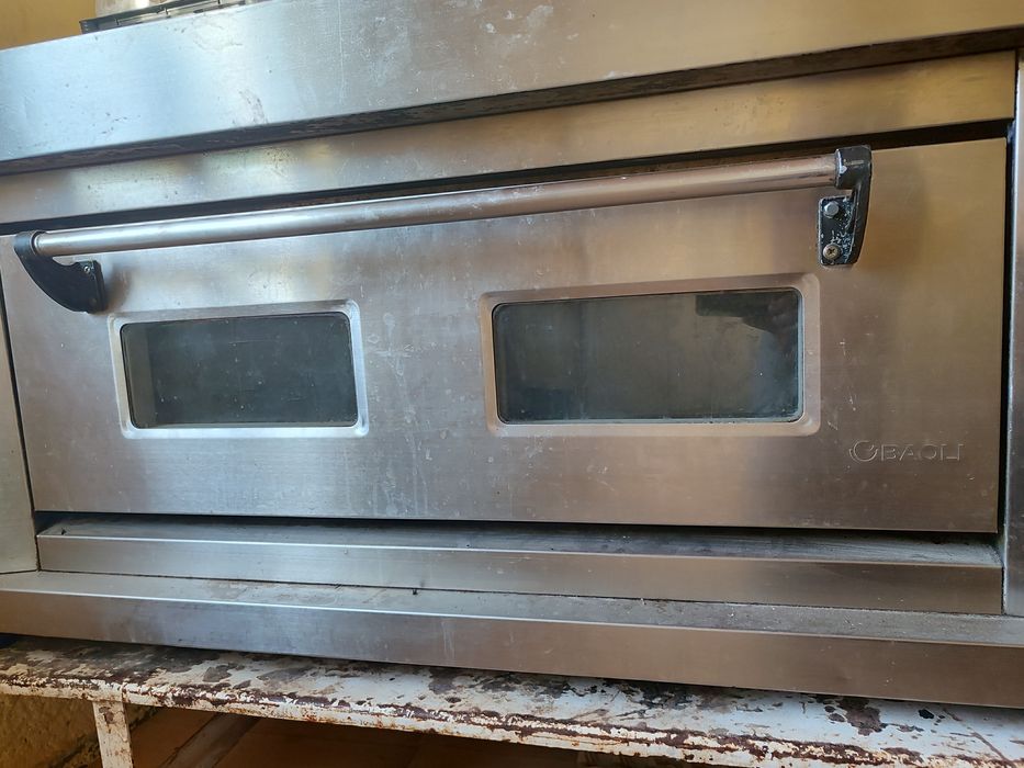 Печь на газу,большая