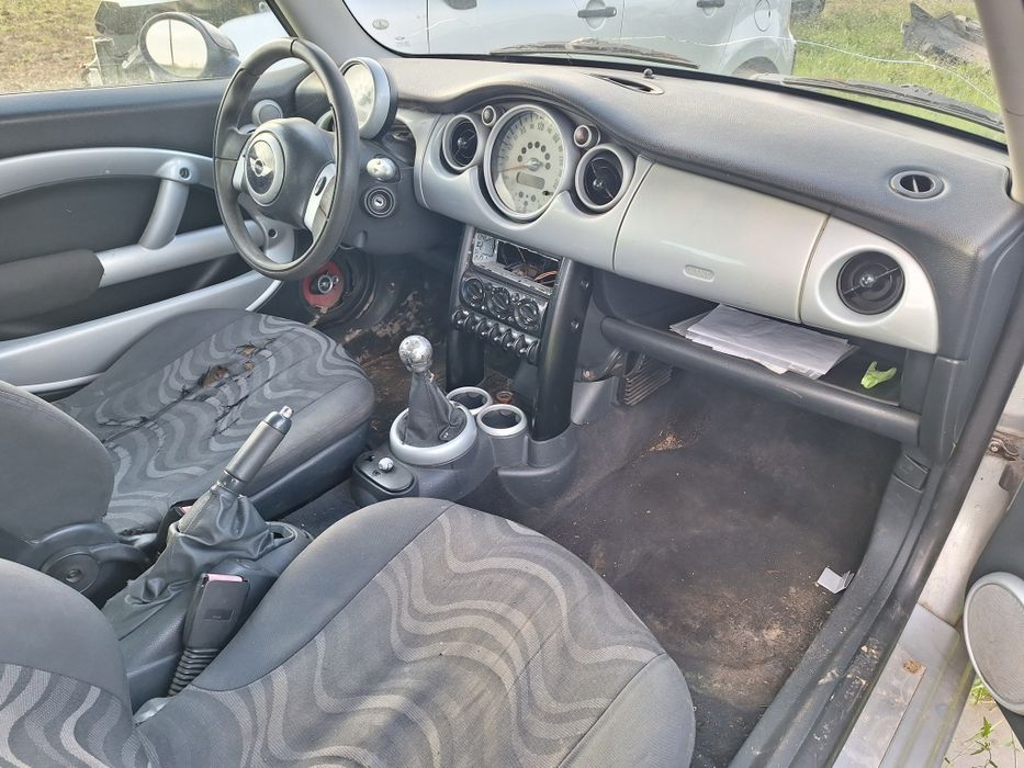 Dezmembrez mini cooper 1.6 benzina