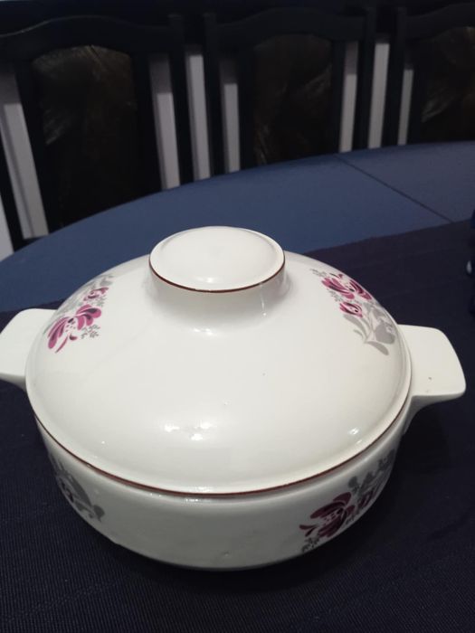 Порцеланов супник, като нов, 9см дълбочина