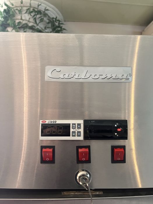 Холодильная камера Carboma