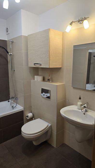 Închiriez apartament 2 camere